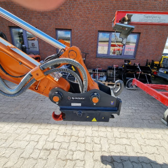 Hitachi Raupenbagger ZX 135 US-7 VA P mit OQ65 Aufnahme /MB214044