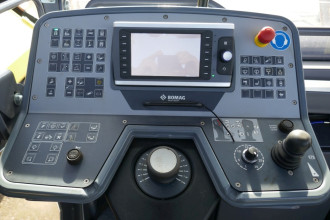 Beschicker Bomag BMF 2500 S Offset mit Bedienpersonal bundesweit mieten