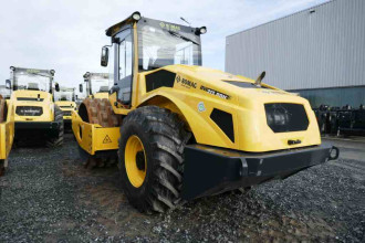Walzenzug Bomag BW 213 PDH-5