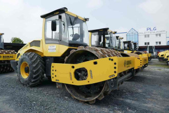 Walzenzug Bomag BW 213 PDH-5