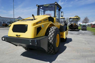 Walzenzug Bomag BW 213 D-5