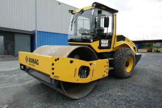 Walzenzug Bomag BW 213 D-5