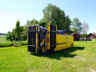 Mobile Trommelsiebanlage auf Hakenlift - bis zu 100 m³/h