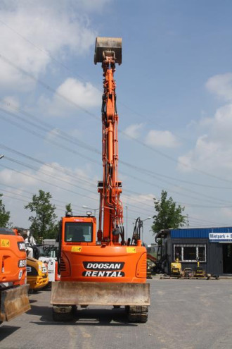 Doosan DX 140