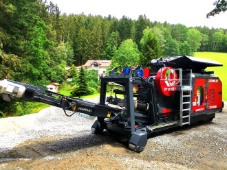 Semimobiler Backenbrecher | Brechanlage Hakenlift