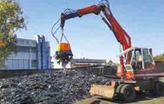 Koparka z magnesem hydraulicznym