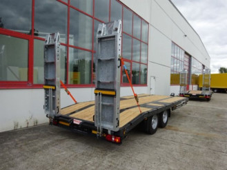 Neuer Tandemtieflader 