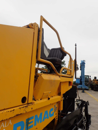 Demag DF 115 C -Kettenfertiger