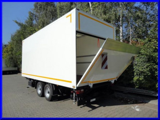 Tandem Koffer mit Ladebordwand
-- Neufahrzeug --