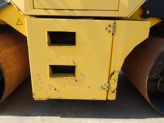 Asphalt vibratory roller used Bomag BW 174 AD-2