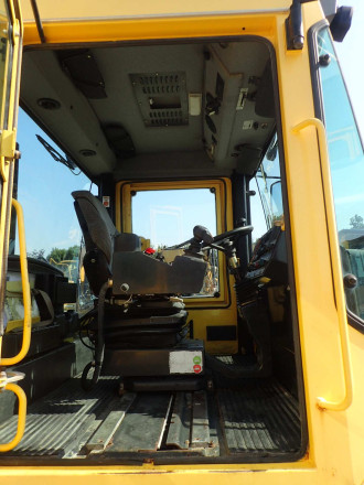 Asphalt vibratory roller used Bomag BW 174 AD-2