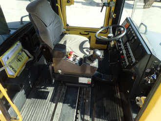 Asphalt vibratory roller used Bomag BW 174 AD-2