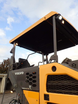 Kettenfertiger Volvo ABG P 7820 C