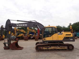 Volvo EC 220 DL ( EC210 ) Kettenbagger