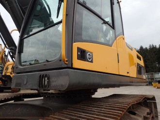 Volvo EC 220 DL ( EC210 ) Kettenbagger