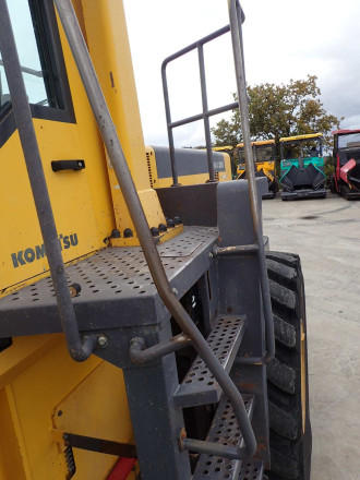 Radlader Komatsu WA 500-3 mit Waage