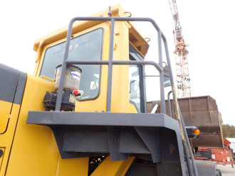 Radlader Komatsu WA 500-3 mit Waage