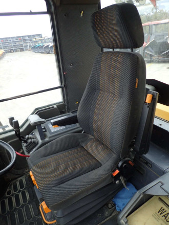Radlader Komatsu WA 500-3 mit Waage
