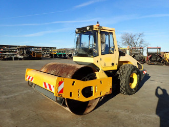 Walzenzug Bomag BW 213 D-4