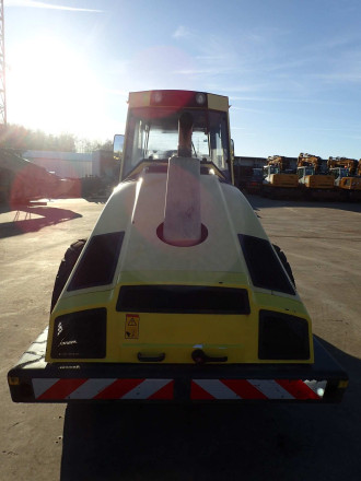 Walzenzug Bomag BW 213 D-4