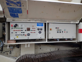 Backenbrecher mobil Metso LT 100 mit Hammer im Bunker