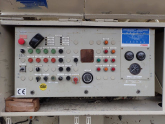 Backenbrecher mobil Metso LT 100 mit Hammer im Bunker