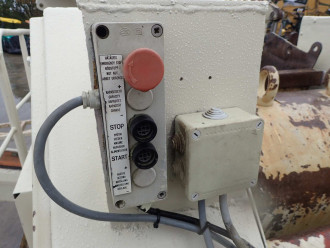 Backenbrecher mobil Metso LT 100 mit Hammer im Bunker