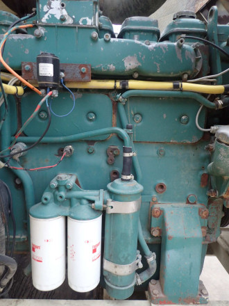 Backenbrecher mobil Metso LT 100 mit Hammer im Bunker