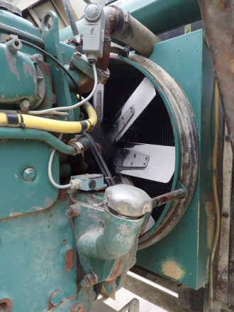 Backenbrecher mobil Metso LT 100 mit Hammer im Bunker