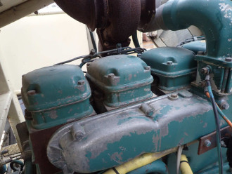 Backenbrecher mobil Metso LT 100 mit Hammer im Bunker