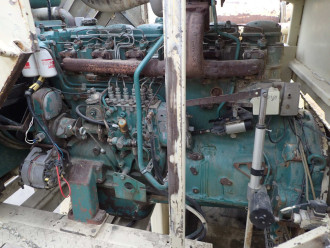 Backenbrecher mobil Metso LT 100 mit Hammer im Bunker