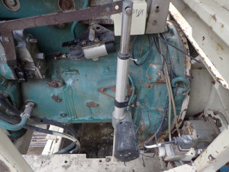 Backenbrecher mobil Metso LT 100 mit Hammer im Bunker
