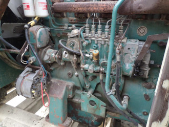 Backenbrecher mobil Metso LT 100 mit Hammer im Bunker