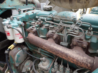 Backenbrecher mobil Metso LT 100 mit Hammer im Bunker