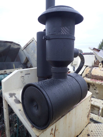 Backenbrecher mobil Metso LT 100 mit Hammer im Bunker
