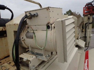 Backenbrecher mobil Metso LT 100 mit Hammer im Bunker