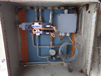 Backenbrecher mobil Metso LT 100 mit Hammer im Bunker