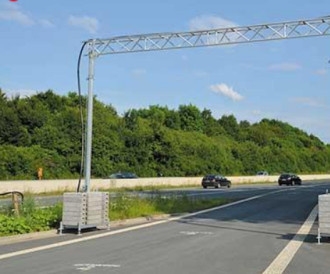 Straßenüberführung Kabelbrücke Breite 11,5 m 