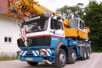 Kran Liebherr LTF 1035 mit Bedienpersonal / Fahrer  Freising