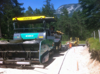 Vögele MT 3000-2 i Asphalt Beschicker mit Fahrer