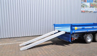 Tandem Anhänger Kipper mit Auffahrschienen
