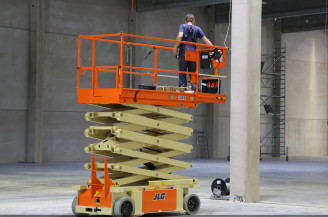 JLG 10 RS 