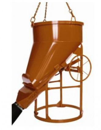 Betonsilo mit seitlichem Auslauf 