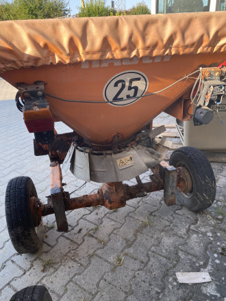 Rauch Salzstreuer SU 352 Anhäger