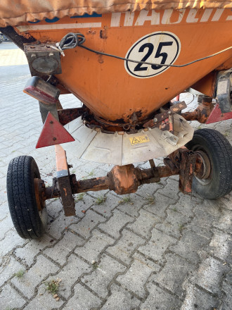 Rauch Salzstreuer SU 352 Anhäger