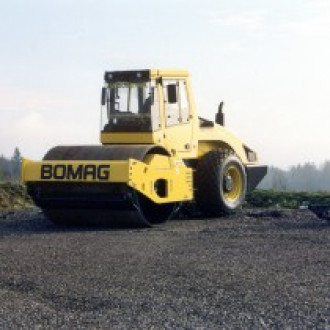 Bomag Walzenzug BW 213 D-4 