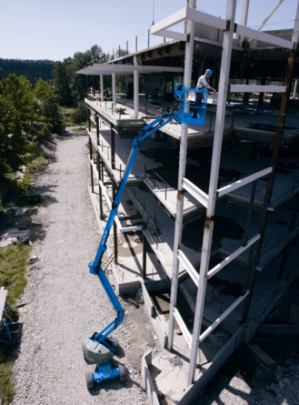 Gelenkteleskopbühne 18 m