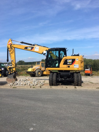 Koparka kołowa z krótkim ogonem CAT M317F