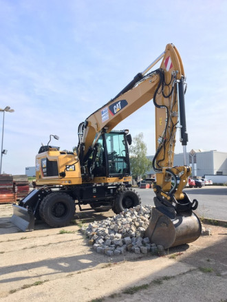 Koparka kołowa z krótkim ogonem CAT M317F