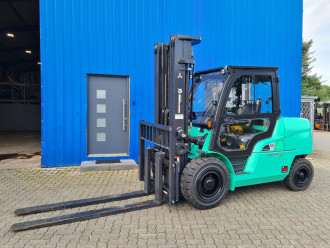 Dieselstapler Mitsubishi FD55NT Traglast 5500kg Hubhöhe 5500mm - Vollkabine 